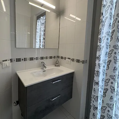 Casa Di Julia A 300m Da Universita E Tribunale Appartement