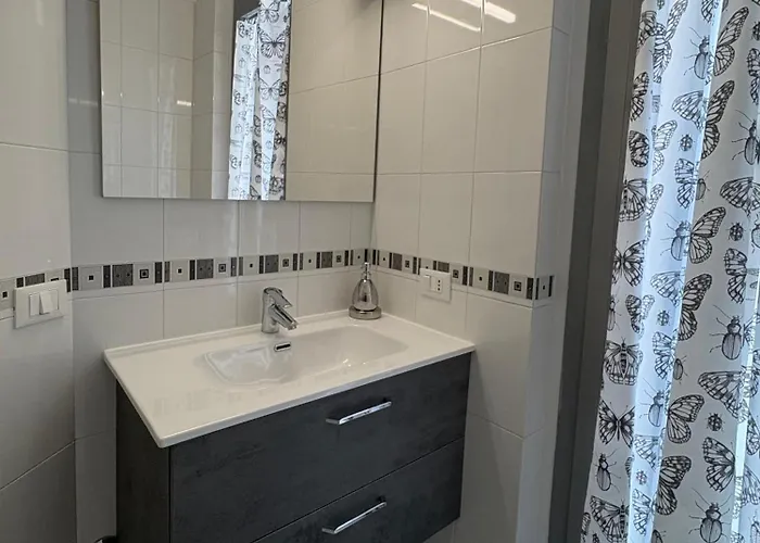 Casa Di Julia A 300m Da Universita E Tribunale Apartamento